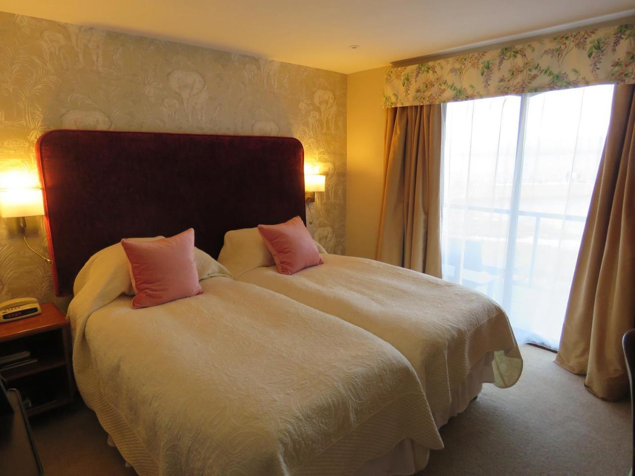 The Bay Horse Hotel And Restaurant Ulverston Eksteriør bilde